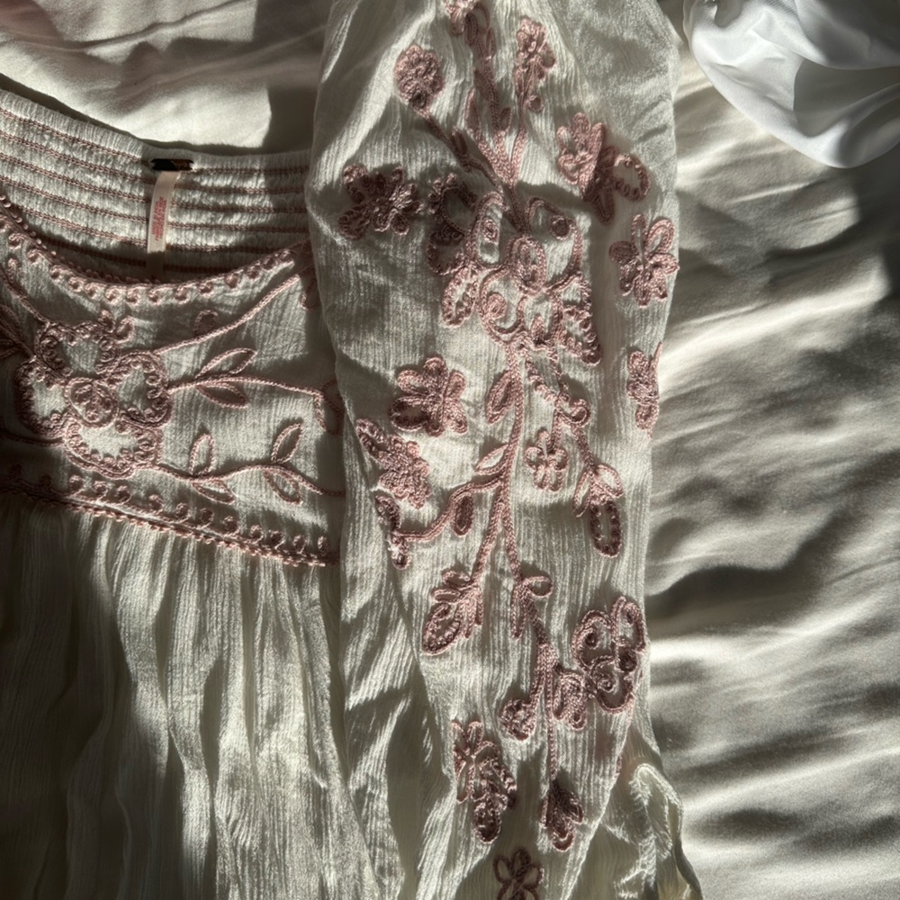 Free People Gauze White and light pink Embroidered Long Sleeve Dress custom slip - Picture 3 of 8